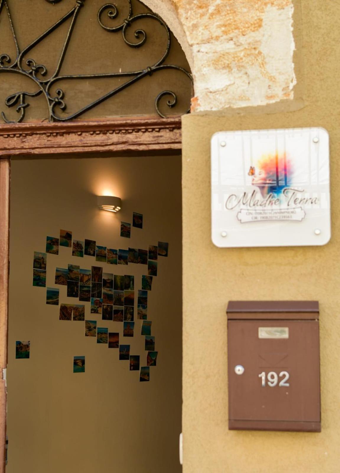 Madre Terra Apartment & Rooms تيراسيني المظهر الخارجي الصورة