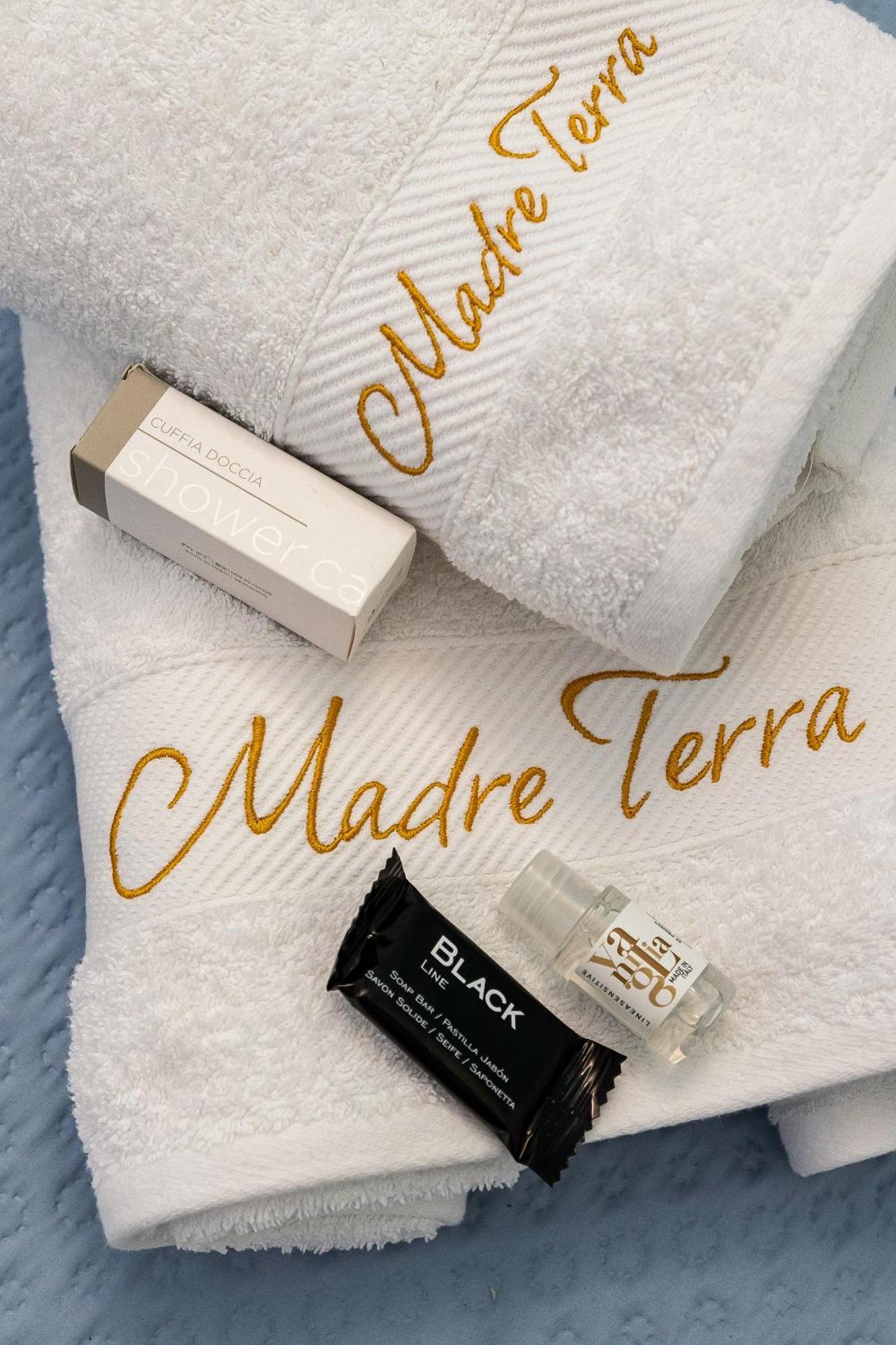 Madre Terra Apartment & Rooms تيراسيني المظهر الخارجي الصورة